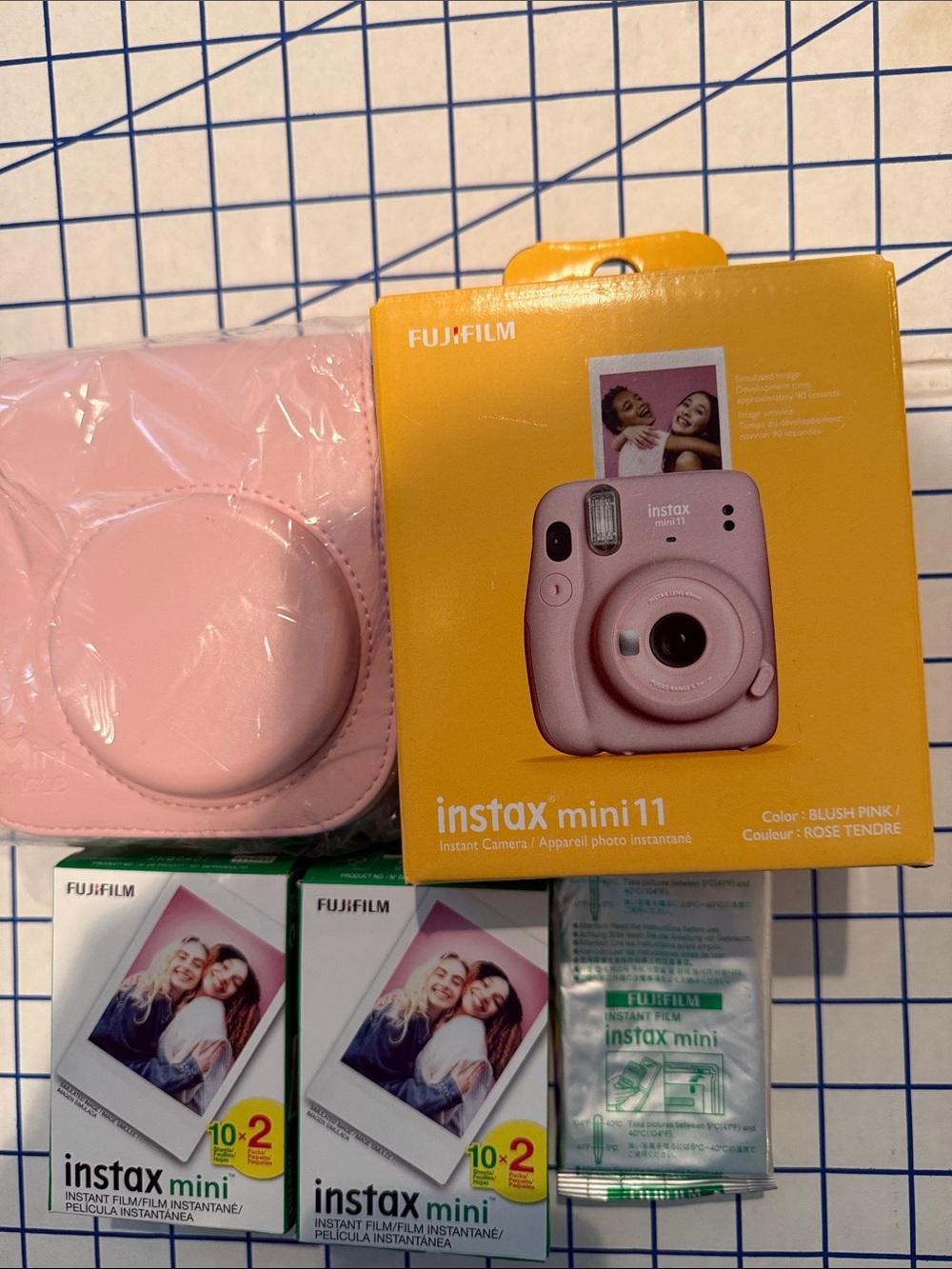 Fujifilm instax mini 11 Blush Pink Instant Camera with Pink Case and Film